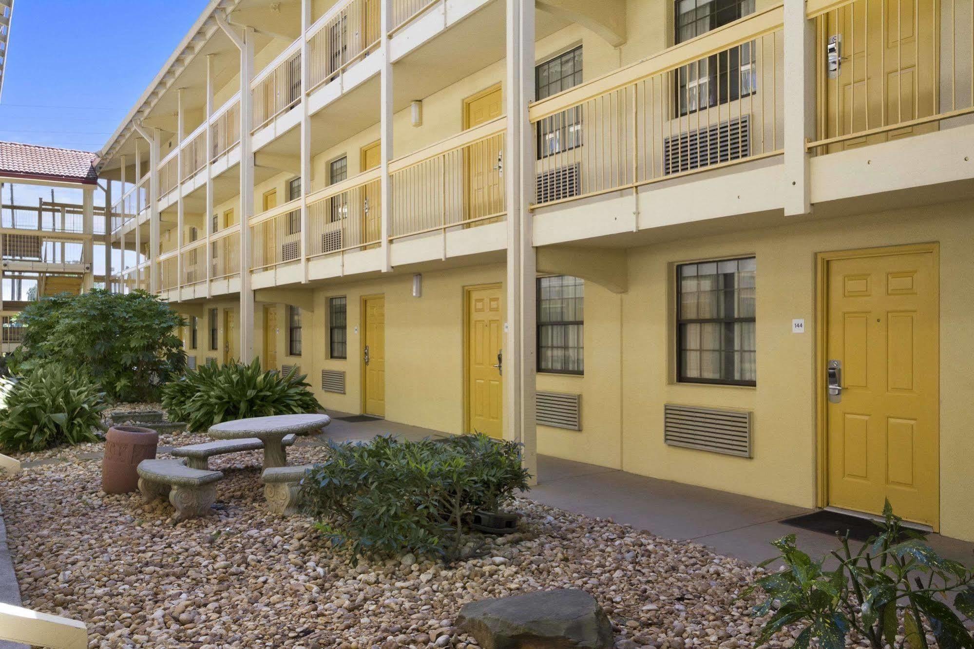 Budget Inn & Suite Atlanta Marietta Stadium Buitenkant foto